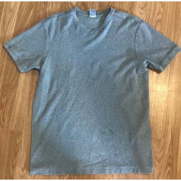 Old Navy Mens T-Shirt Bundle Size Lrg Gray and Khaki 100% Cotton V-Neck Set of 2 - Picture 2 of 10